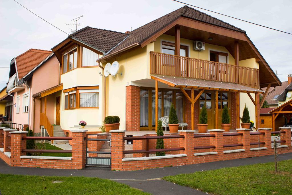 Marina-Bük Apartmanház Buk Quarto foto