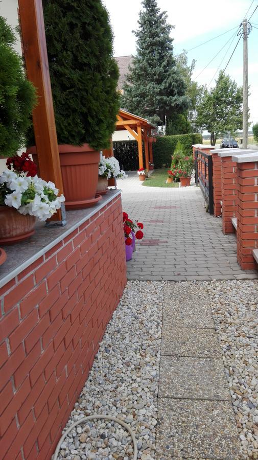 Marina-Bük Apartmanház Buk Exterior foto